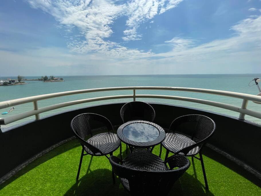 Ferienwohnung The Arena Tanjung Tuan Port Dickson Exterior foto