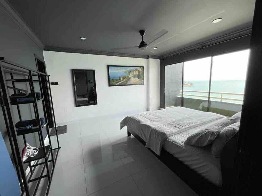 Ferienwohnung The Arena Tanjung Tuan Port Dickson Exterior foto